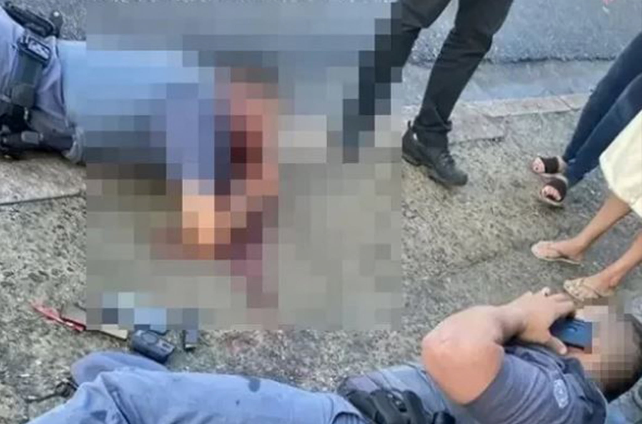 Homem Rouba Arma e Atira Contra Dois Agentes