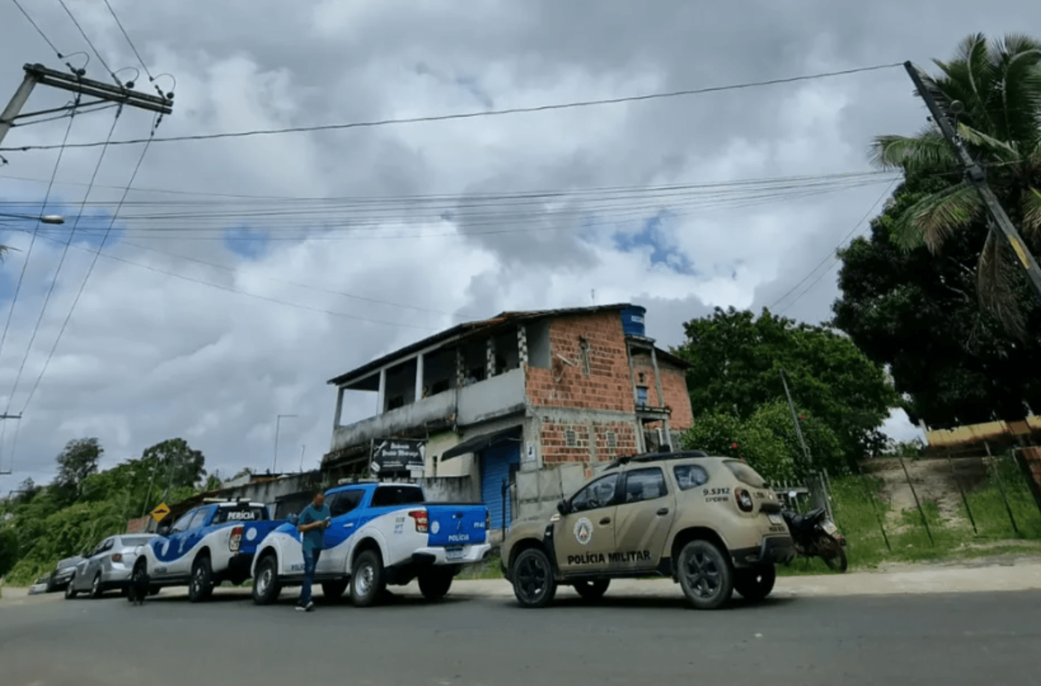 Nove pessoas foram encontradas mortas na Região Metropolitana de Salvador, três vítimas eram crianças 