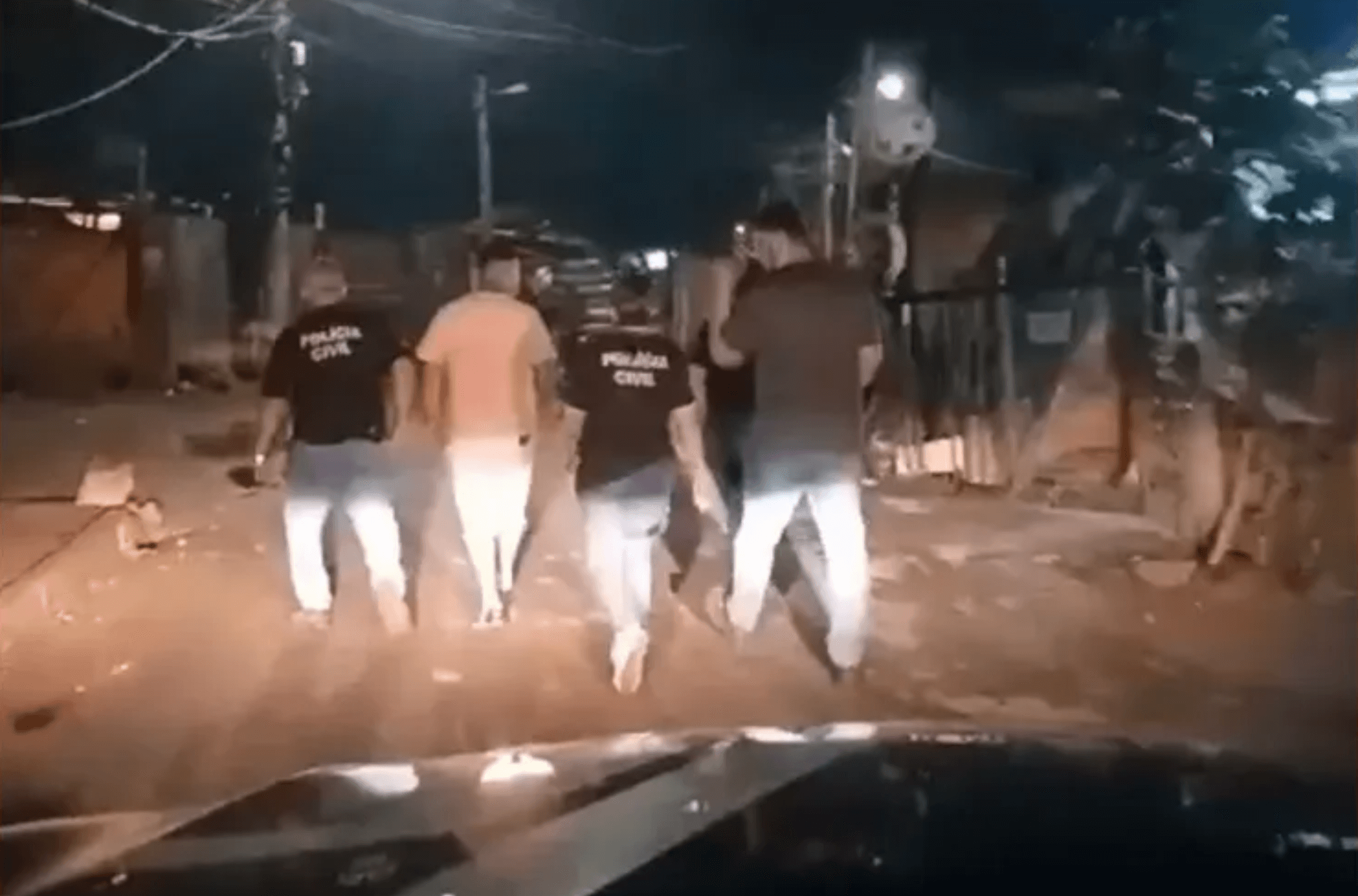 A mãe e outros familiares de um menino de 2 anos são presos, suspeitos de forjar o sequestro da criança 