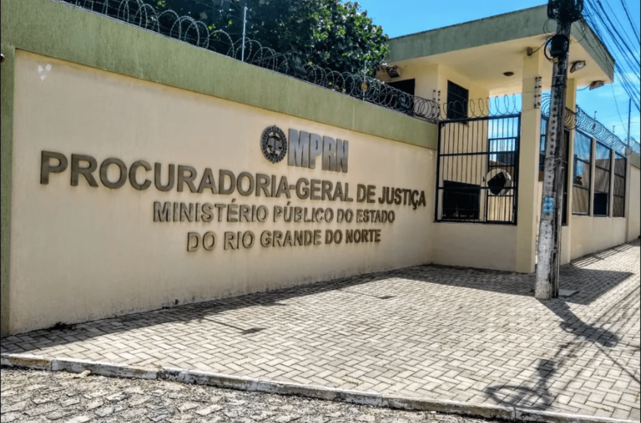 Imagem ilustra a fachada da Procuradoria Geral de Justiça do Rio Grande do Norte.