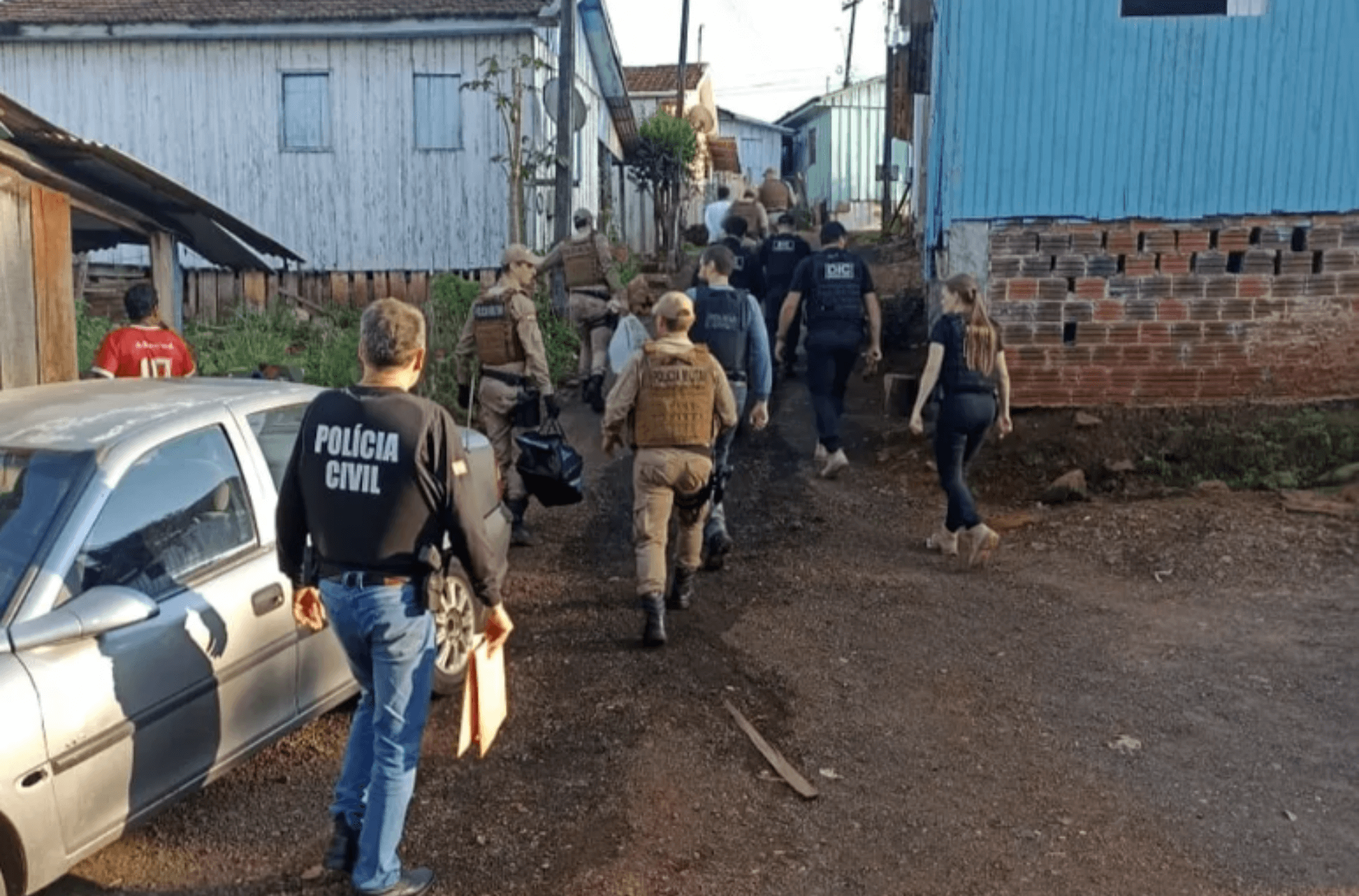 Quatro suspeitos de torturar um homem e filmar as agressões são presos em SC