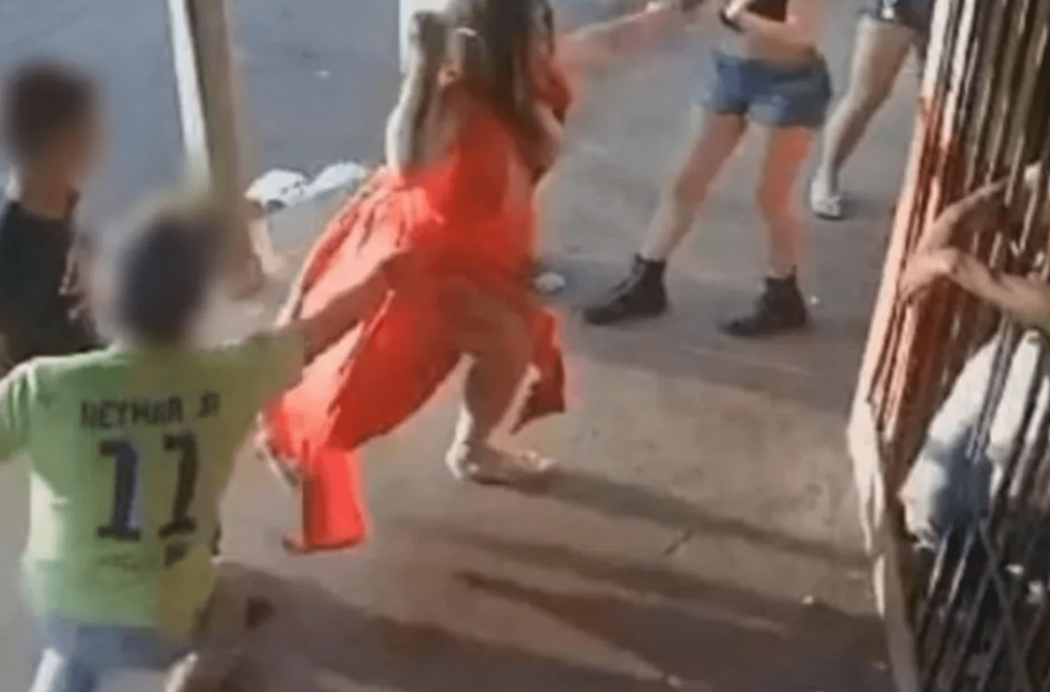 Garota de programa é suspeita de usar garrafa de cerveja quebrada como arma para matar vítima