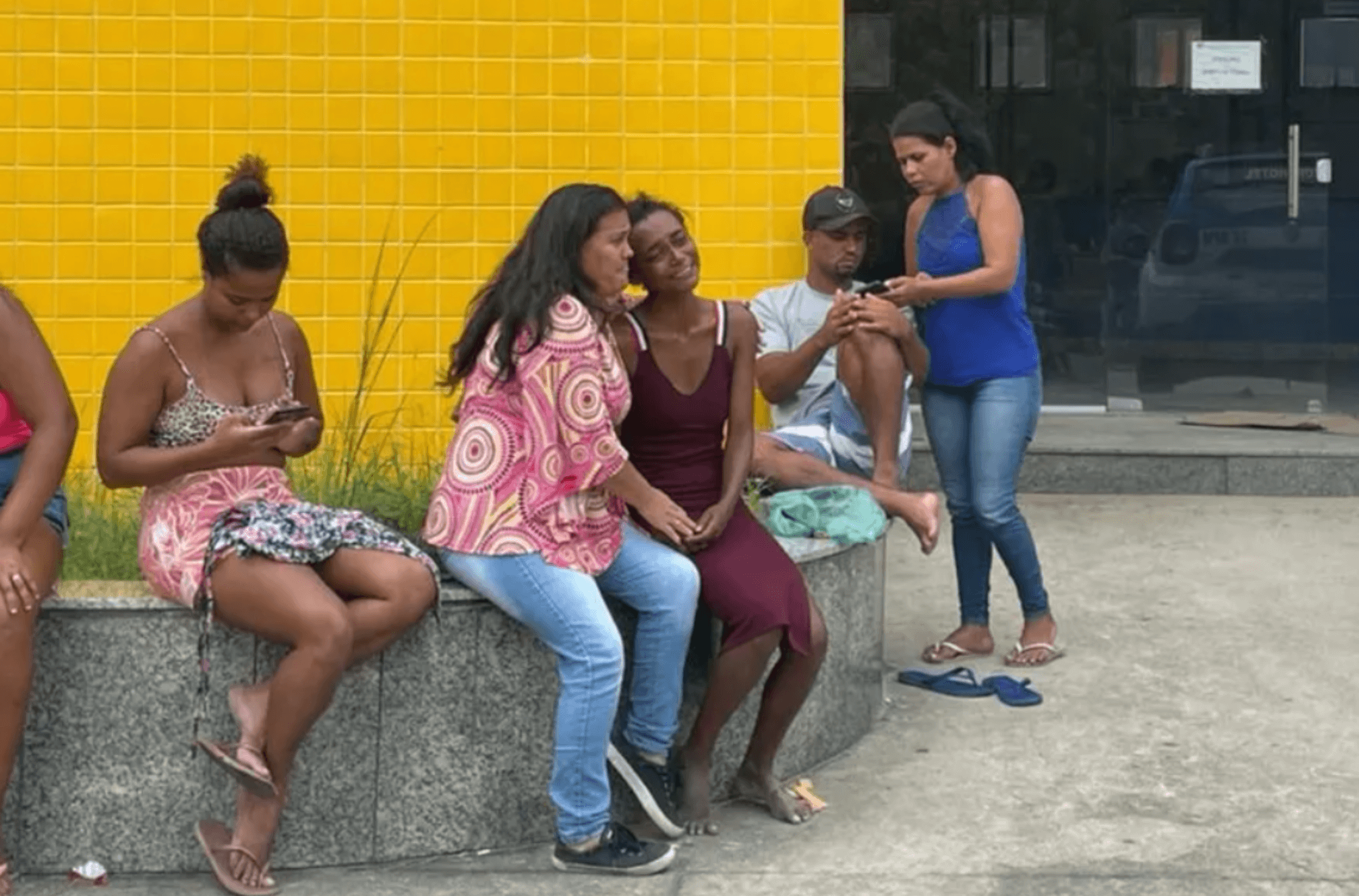 Imagem ilustra família da vítima.