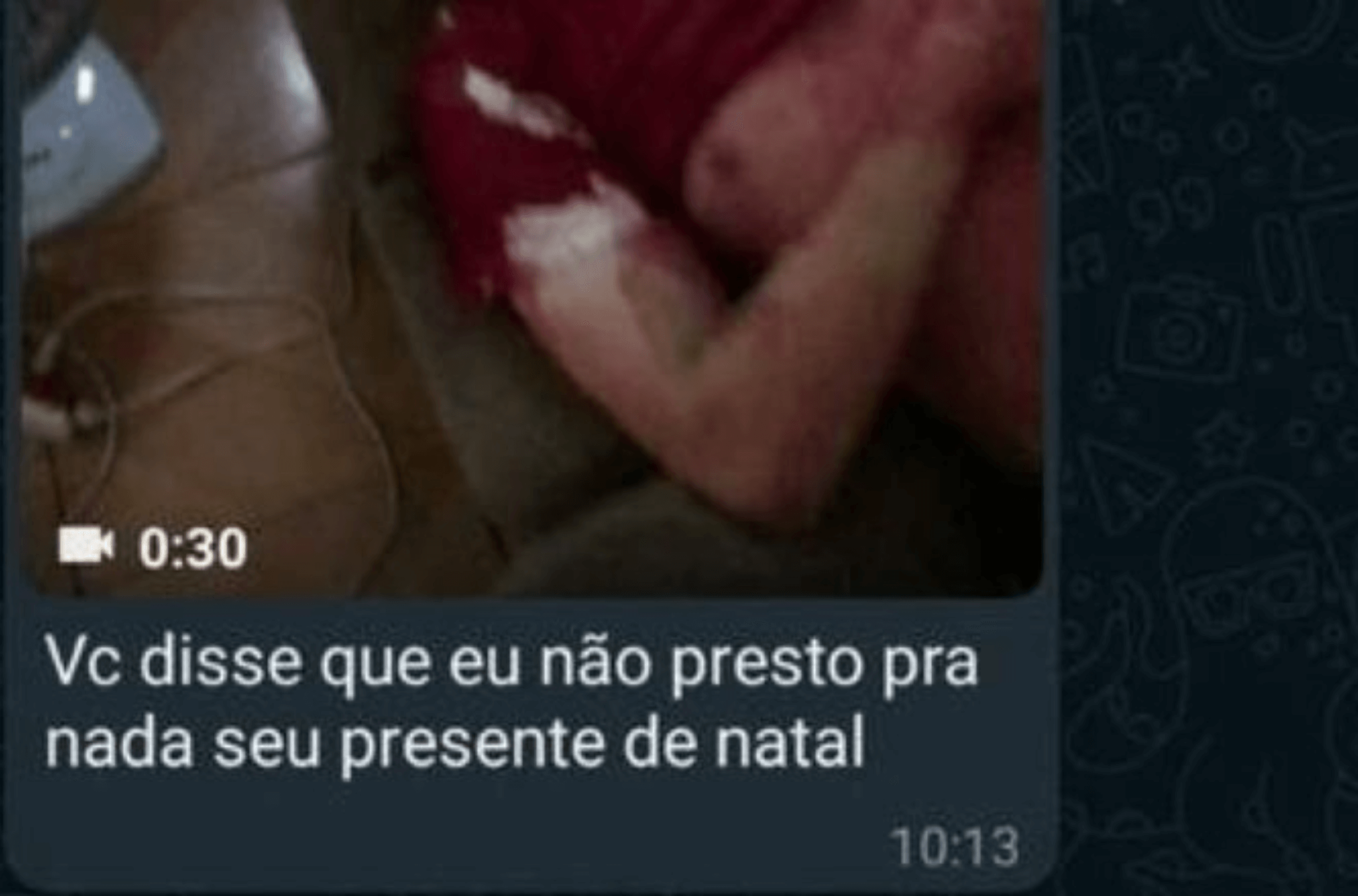 Imagem ilustra a conversa de WhatsApp com a mãe da vítima.