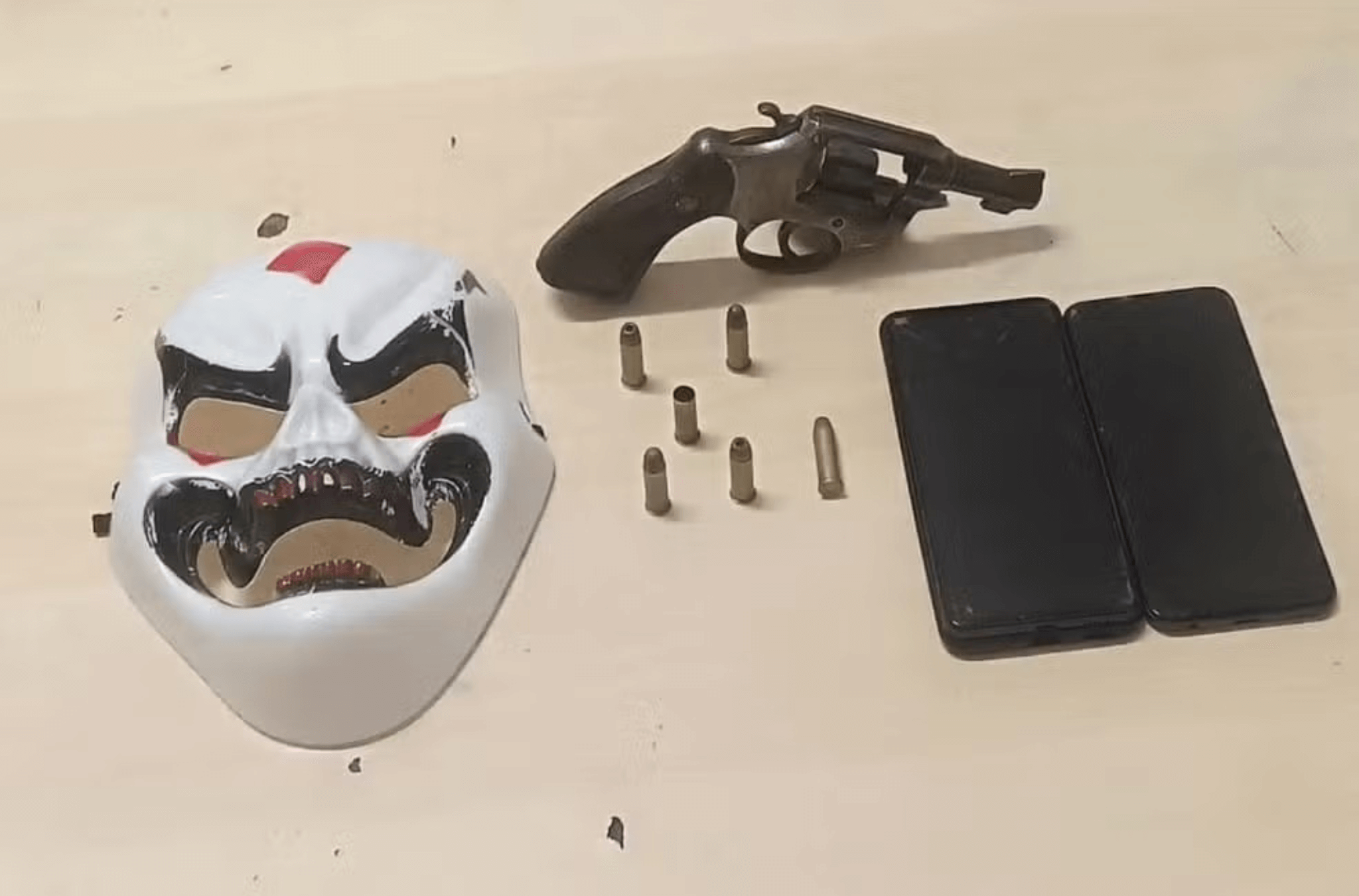 Imagem ilustra itens apreendidos