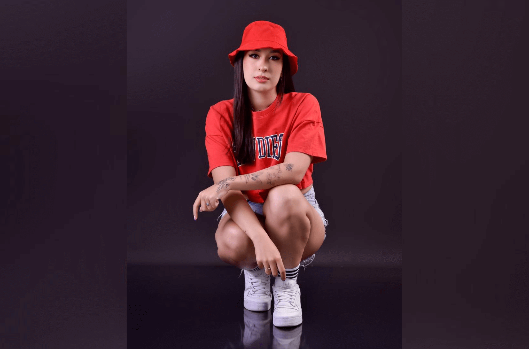 Imagem ilustra a hacker