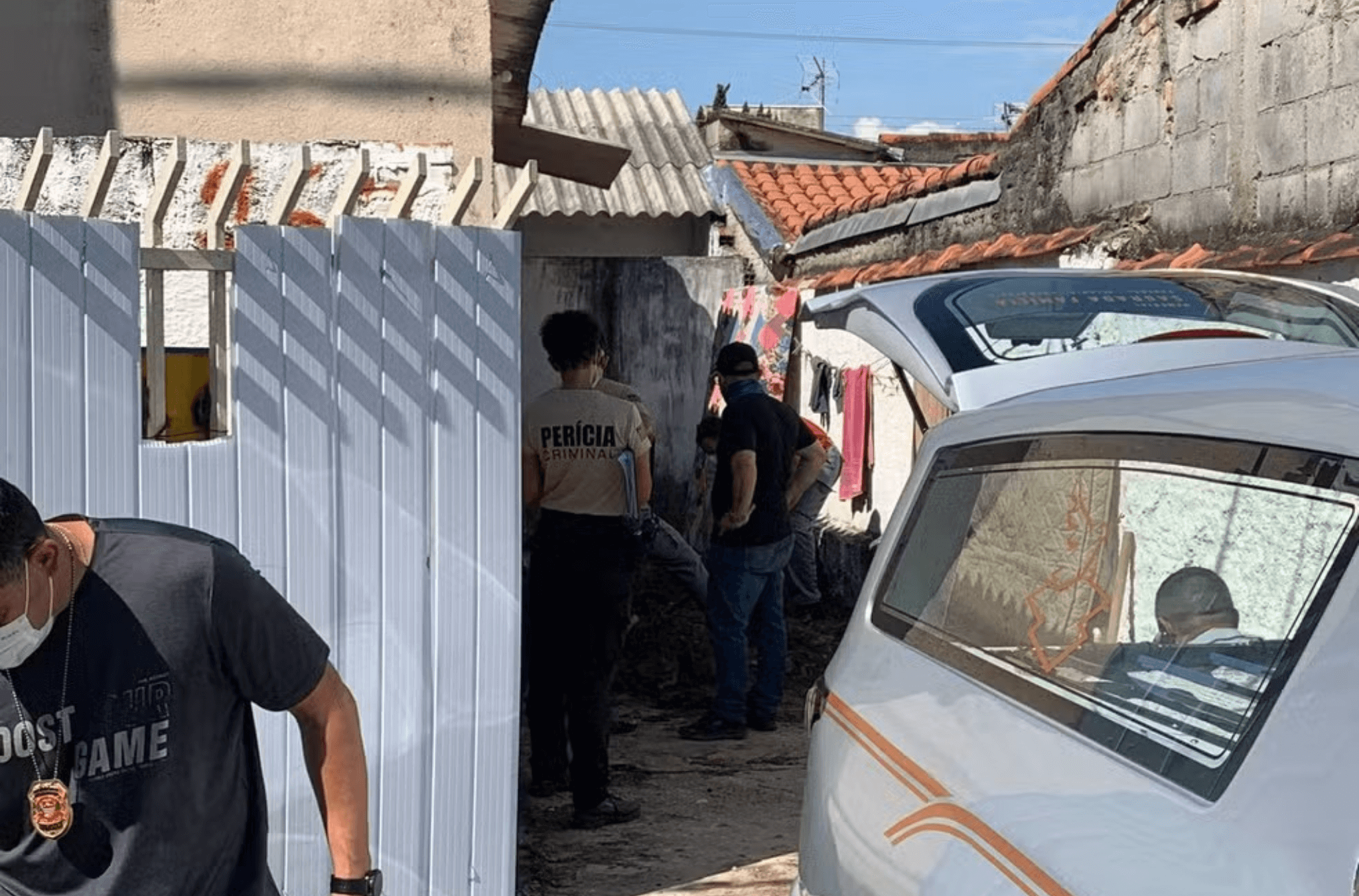 Imagem ilustra corpo sendo encontrado