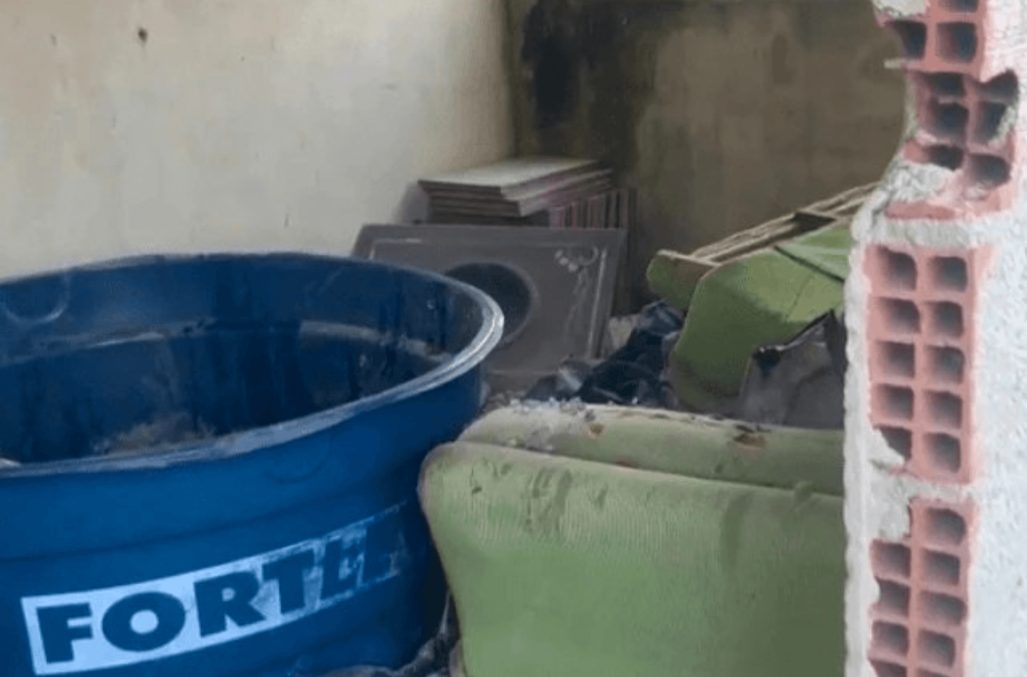 Homem é encontrado morto na casa de amigo de infância