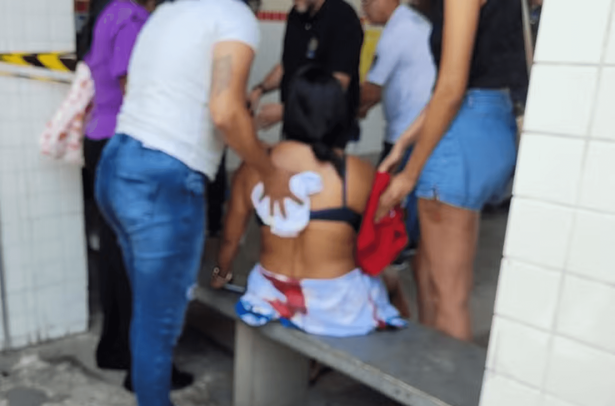 Homem tenta assassinar ex em seção eleitoral