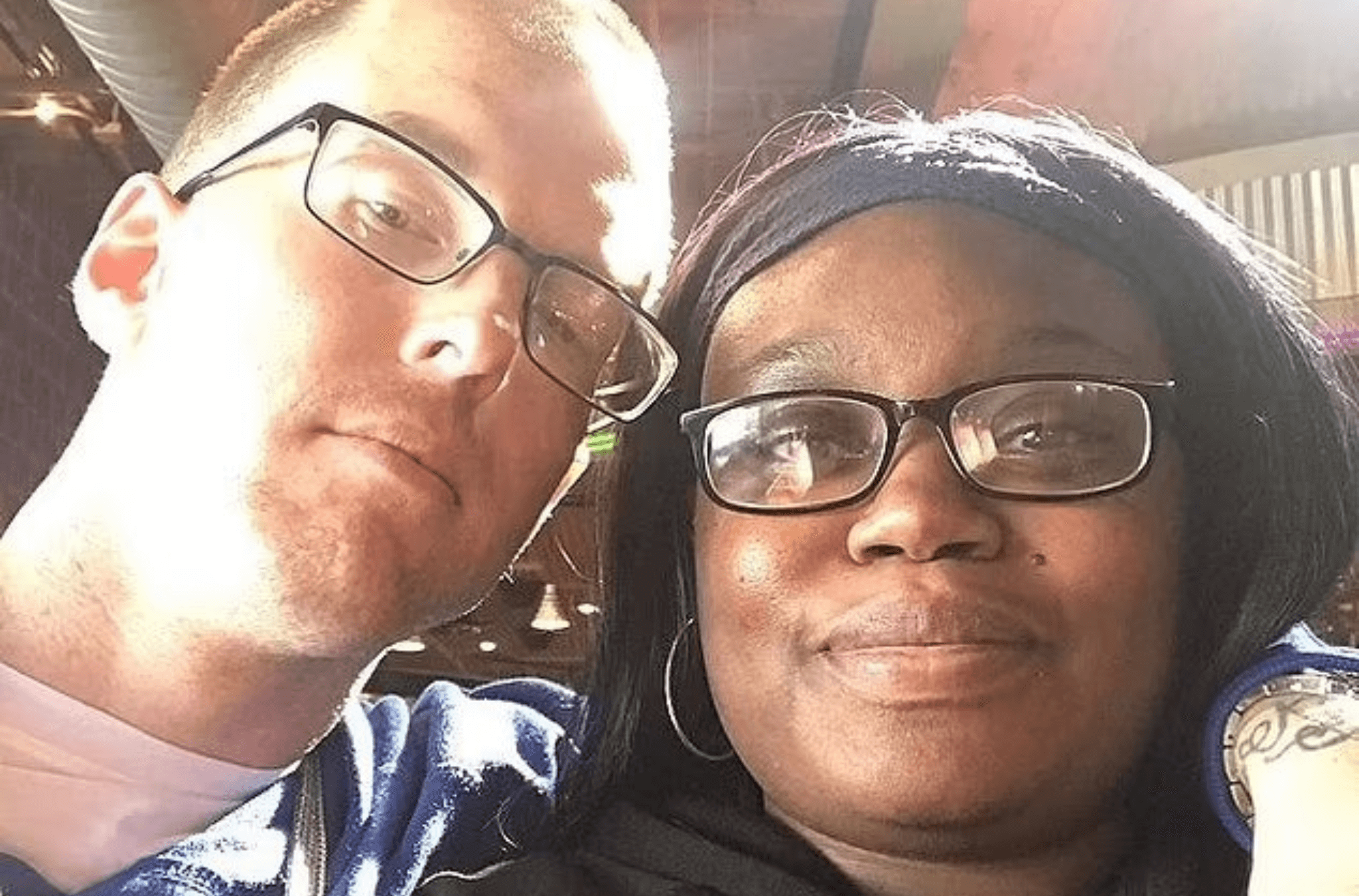 Casal abandona crianças com cadáver em decomposição