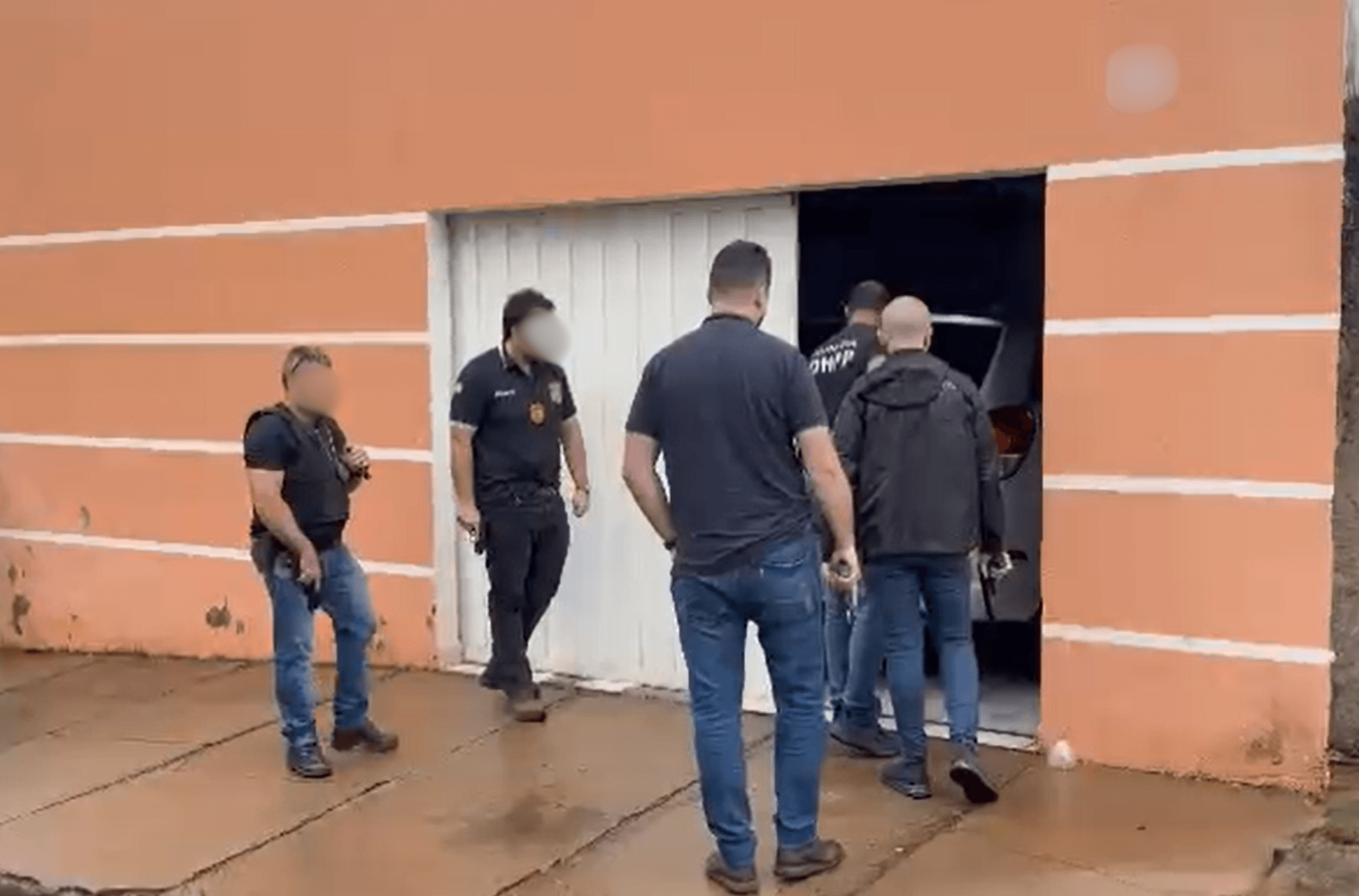 Polícia faz operação contra grupo investigado por pedofilia, estupros virtuais e ataques a escolas