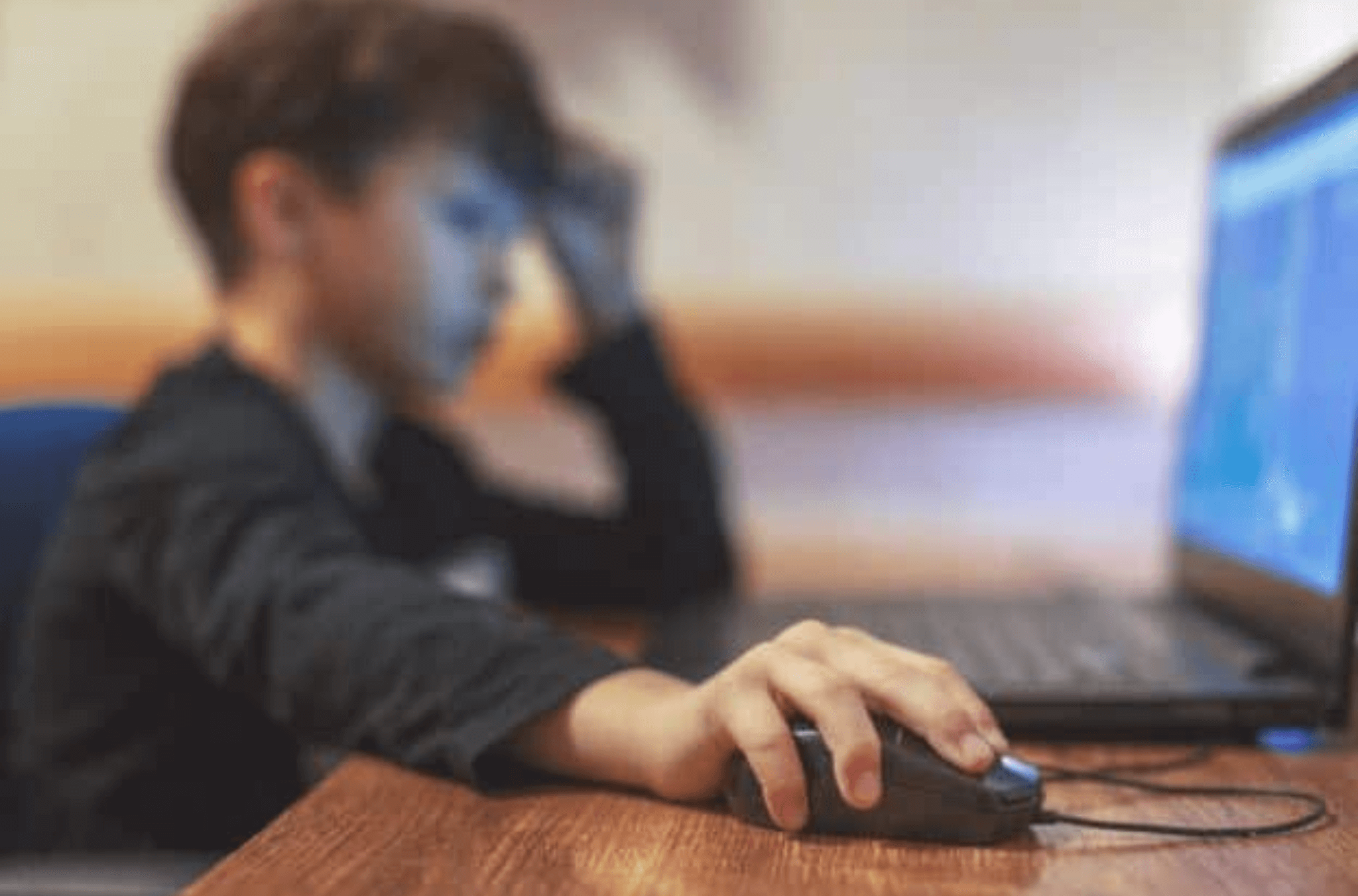 Vigilância e Vulnerabilidade: A Urgência de Regulamentar Plataformas para Proteger Crianças