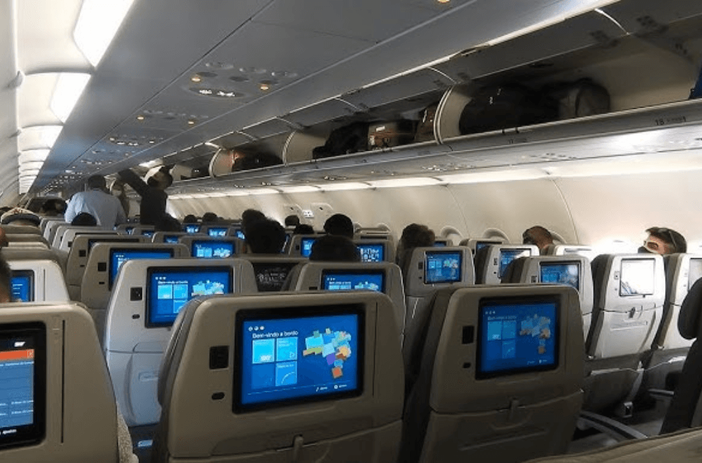 Homem é preso por estupro de vulnerável durante voo para Belém