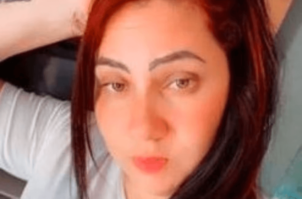 Mulher é assassinada enquanto dormia com os filhos