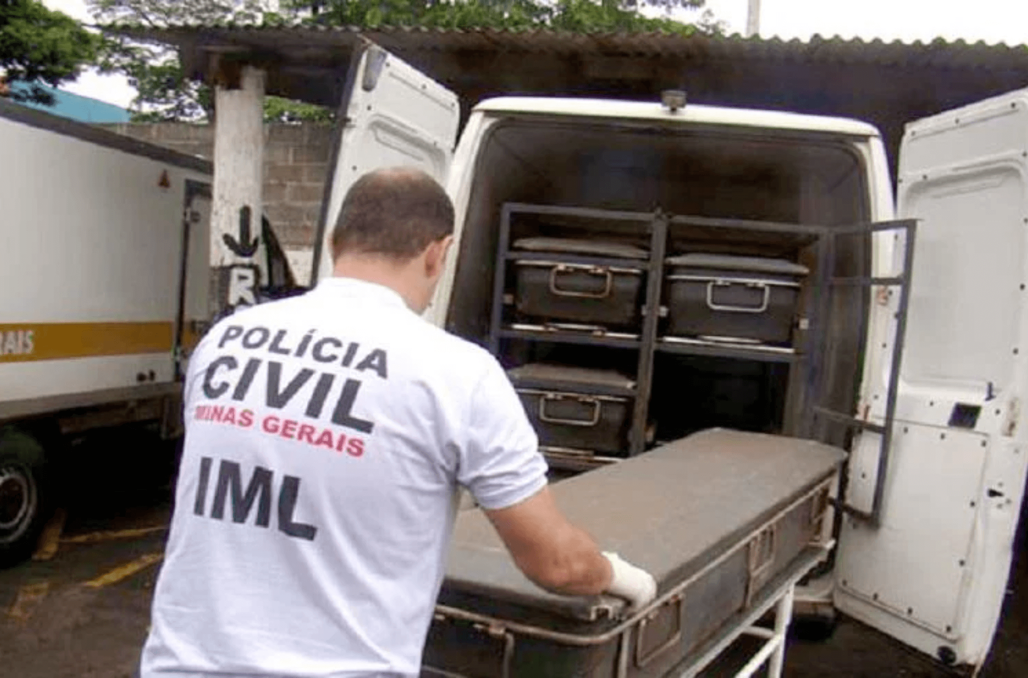 Mulher seminua é encontrada morta em BH